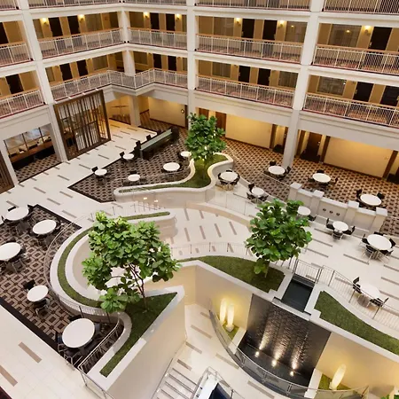 Embassy Suites Chicago - Downtown River North