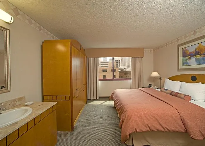 Embassy - Downtown River North Hotel Chicago