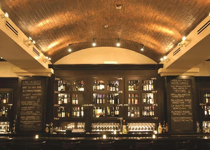 Embassy - Downtown River North Hotel Chicago