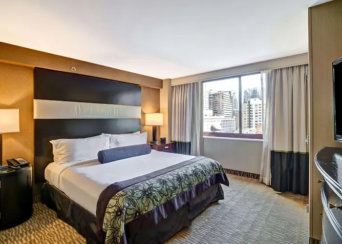 Embassy - Downtown River North Hotel 3*