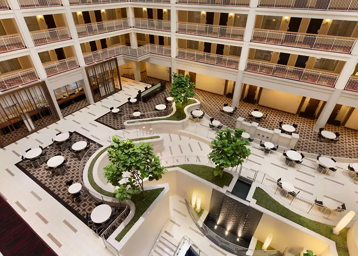 Hotel Embassy - Downtown River North