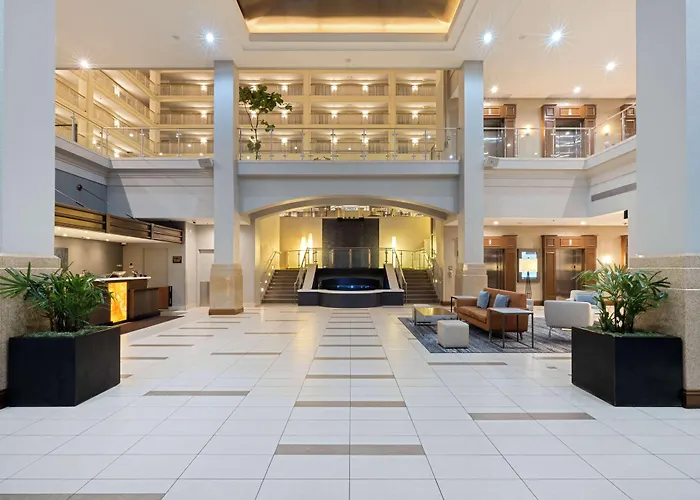 Embassy - Downtown River North Hotel