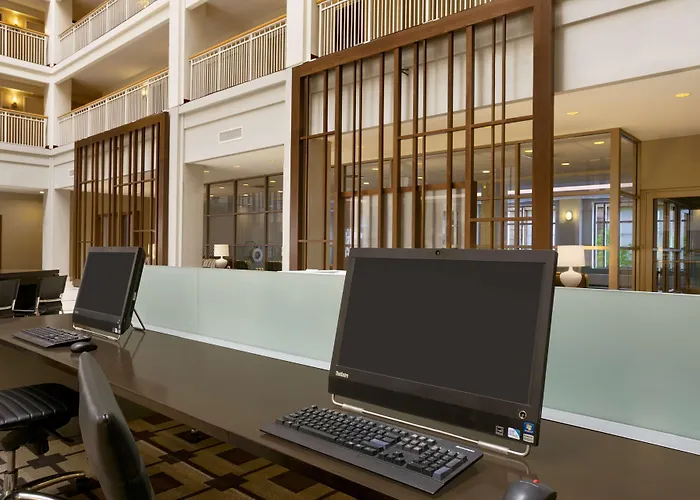 Hotel Embassy - Downtown River North 3*