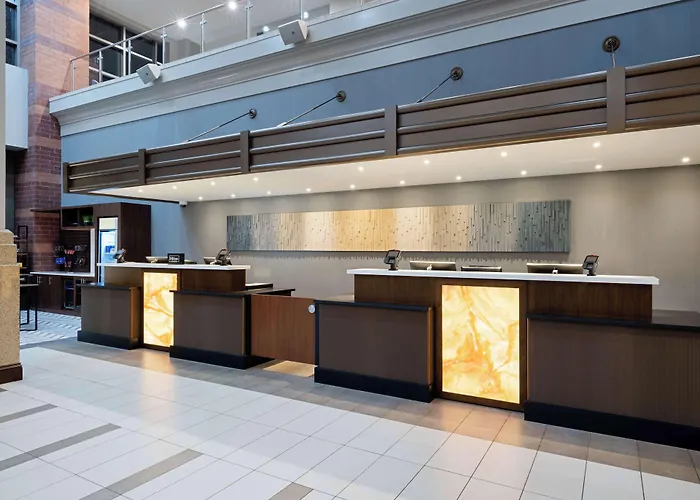 Embassy - Downtown River North 3*