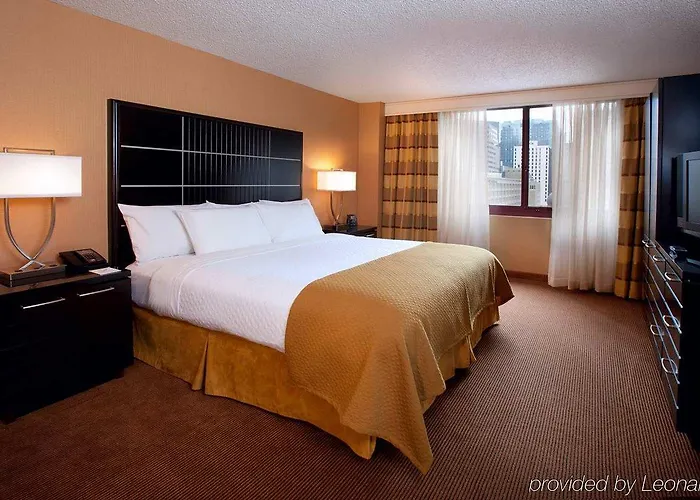 Hotel Embassy - Downtown River North 3*