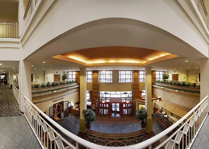 Embassy - Downtown River North Hotel 3*