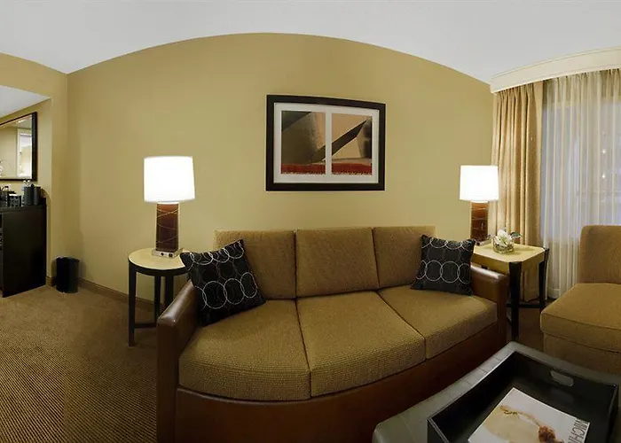Embassy - Downtown River North Hotel 3*