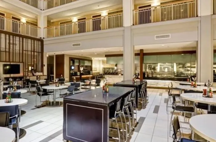Embassy - Downtown River North 3*